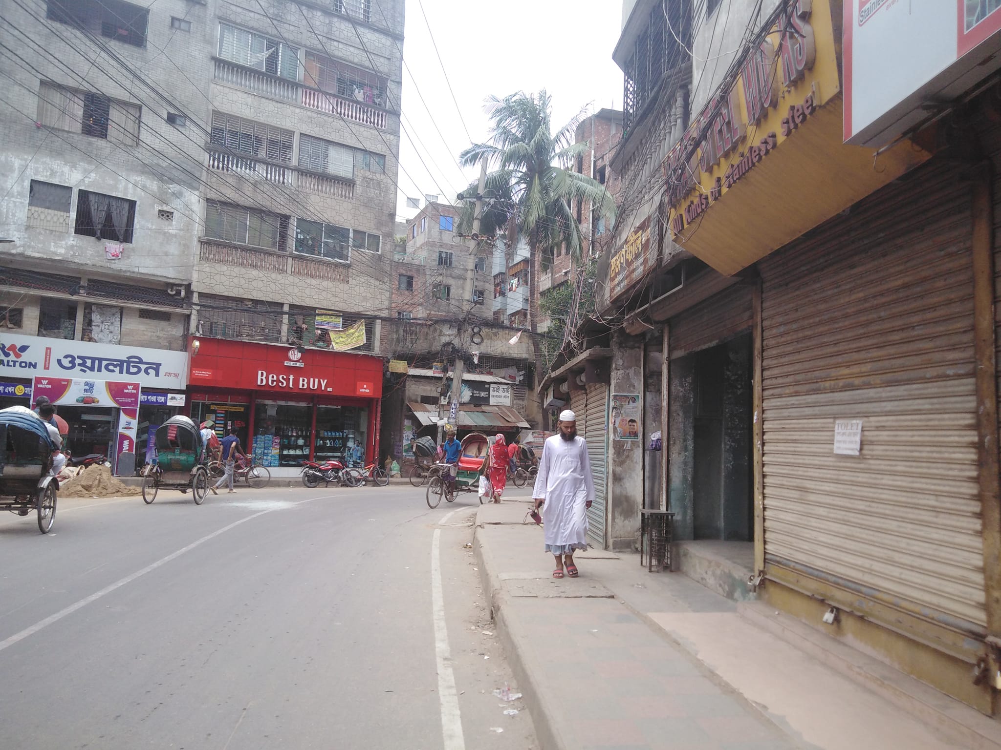 -ঢাকার-লালবাগে-মেইন-রোডে-আকর্ষণীয়-দোকান-ভাড়া-হবে-Vara-Dibo-Nibo-3