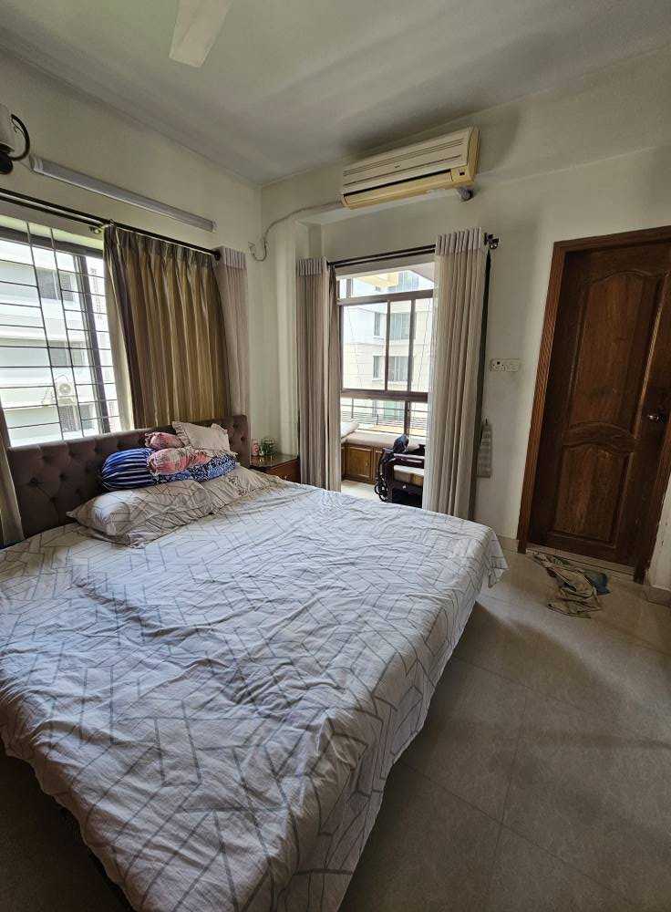 Semi-Furnished-Ready-Flat-For-Sale-in-Bashundhara