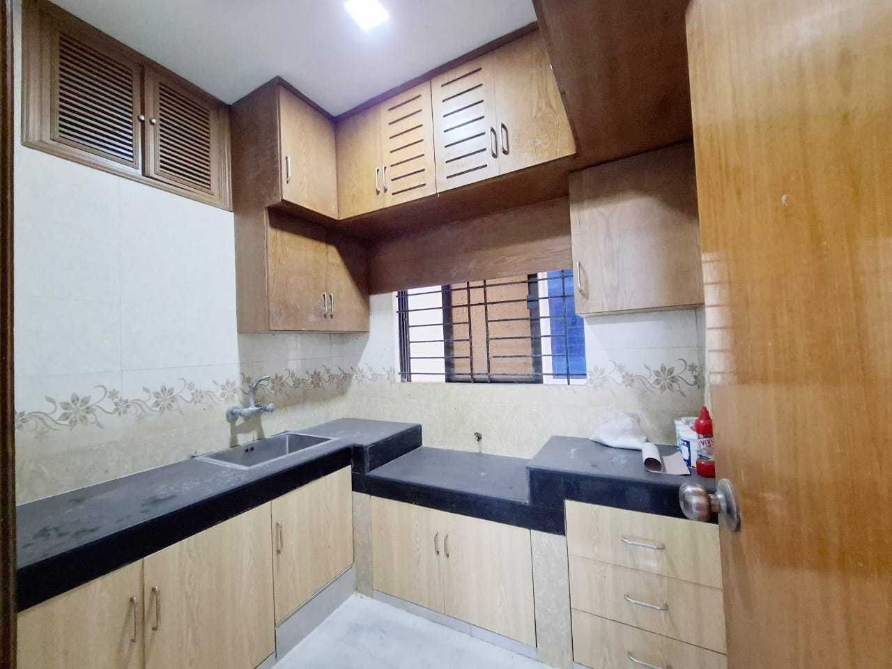 used-flat-kitchen-bashundhara-dhaka